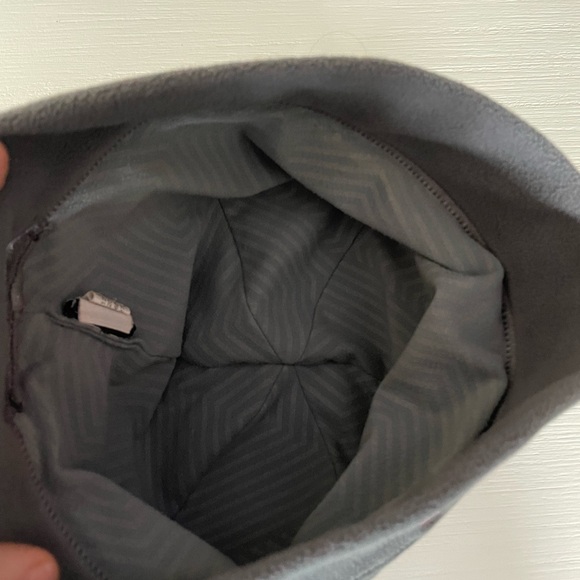 Under Armour Women ColdGear Infrared Storm Blustery Beanie Ponytail Gray pink - Picture 4 of 7